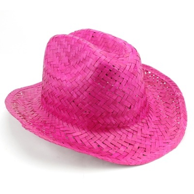 Chapéu rosa em palha trançada com abas largas e padrão vazado
