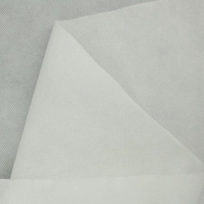 Tecido branco com textura fina e padrão de malha