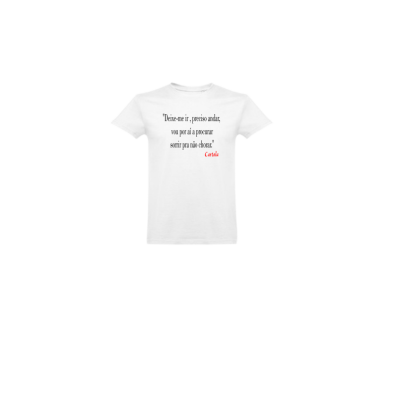 T-shirt branca com texto em português impresso a preto e vermelho
