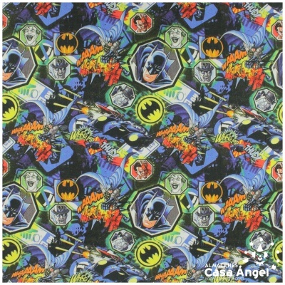 Tecido estampado do Batman com desenhos coloridos e logótipos do morcego.