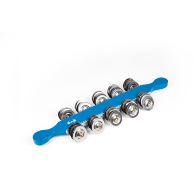 Conjunto de campainhas metálicas numa barra azul.