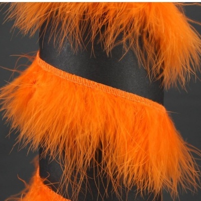 fita decorativa com franjas laranja