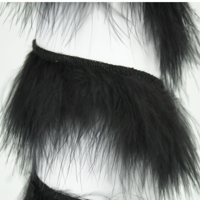 Penas pretas longas com fita elástica