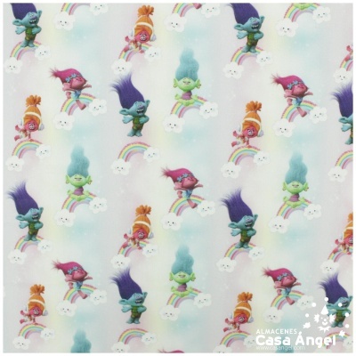 Papel de parede infantil com personagens coloridos de trolls e arco-íris.