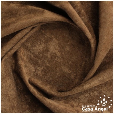 Tecido castanho de veludo macio com dobras