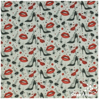 tecido padrão com lábios, saltos altos e acessórios em branco