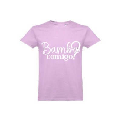 T-shirt lilás com texto branco