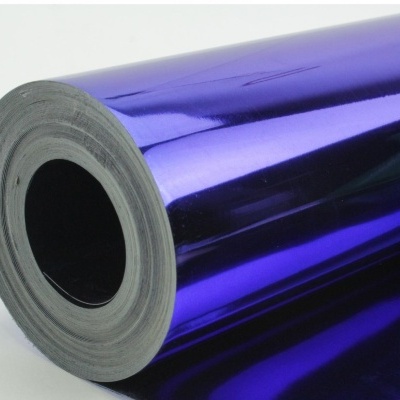 Rolo de papel metálico azul brilhante