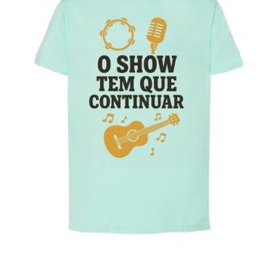 Camiseta azul clara com design musical e texto