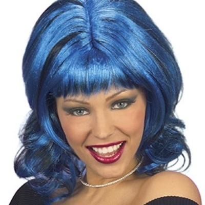 Peruca azul metálica ondulada com franja curta