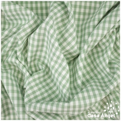 Tecido xadrez verde e branco com textura suave