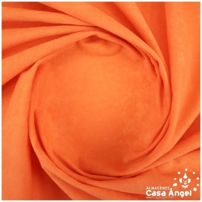 Tecido laranja dobrado em rolo com logo Almacenes Casa Ángel