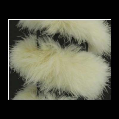 Tiras de pele ou pelo falso creme claro com textura felpuda