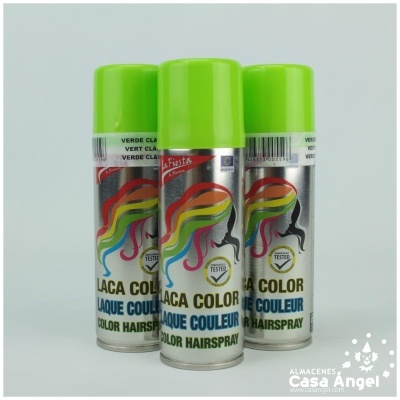 Três latas de spray de cabelo colorido com tampa verde e rótulo prata com desenho colorido de cabelo