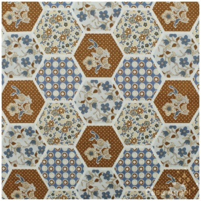 Tecido com padrão hexagonal floral nas cores castanho, azul e bege