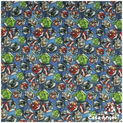 Tecido azul com padrão de personagens dos Vingadores em hexágonos coloridos