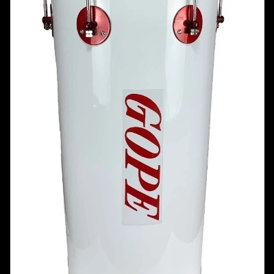 Tambor branco com detalhes vermelhos e inscrição GOPE