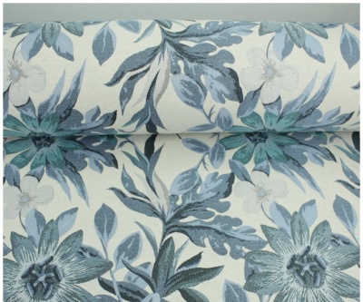 Tecido branco com padrão floral azul e verde