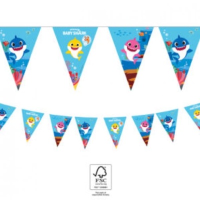 Bandeirinhas triangulares Baby Shark com personagens em fundo azul e texto BABY SHARK