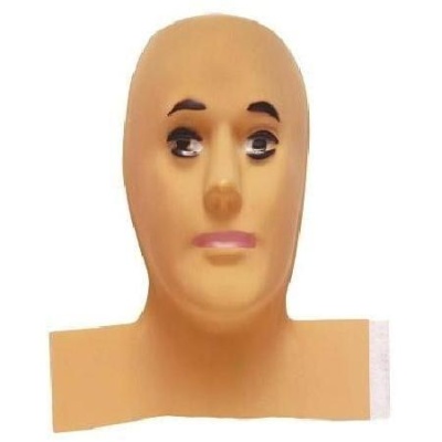 Máscara cor de pele com rosto pintado e fundo branco