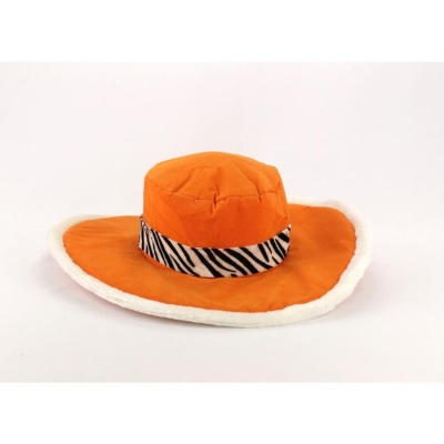 Chapéu laranja com aba larga e cinta padrão zebra