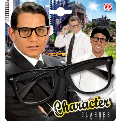 Óculos de personagem de armação preta em embalagem com imagem de homens e cidade ao fundo