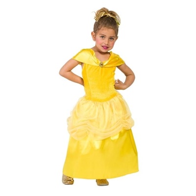 Menina vestida com um vestido amarelo comprido, fita de cabelo amarela e sapatos dourados