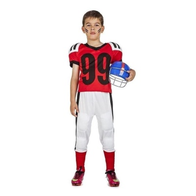 Menino com roupa de futebol americano vermelha e branca e capacete azul