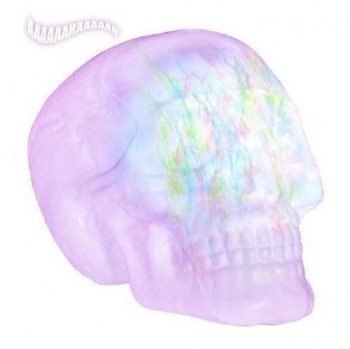 Caveira translúcida roxa com reflexos coloridos
