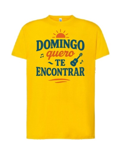 T-shirt amarela com texto e ícones musicais em azul e laranja