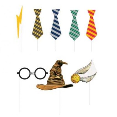 Acessórios temáticos do Harry Potter: gravatas listradas, raio, óculos redondos, chapéu seletor, bola com asas