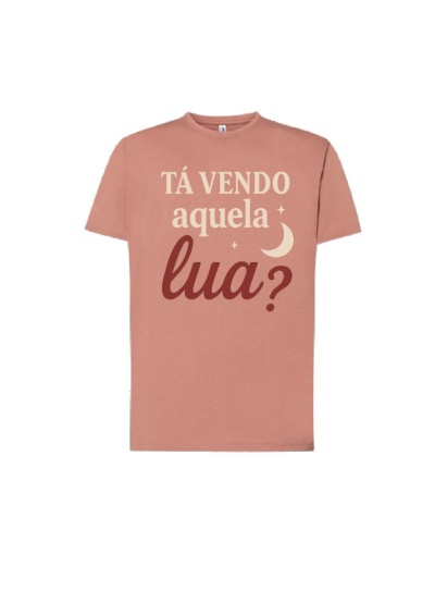 T-shirt rosa com texto e desenho de lua crescente em relevo