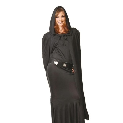 Vestido longo preto com capuz e cinto decorativo