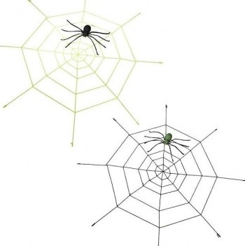 Duas teias de aranha artificiais com aranhas, uma preta e outra amarela, sobre fundo branco.