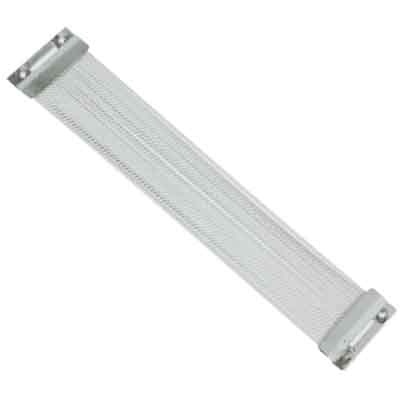 filtro de ar retangular branco com armação metálica prateada