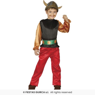 Criança vestida com traje colorido e capacete com chifres