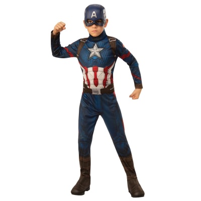 Criança com fato de Capitão América azul, vermelho e branco com estrela prateada e máscara azul com letra A