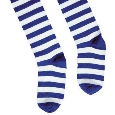 meias riscas azuis e brancas
