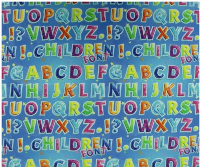 Tecido com padrão colorido de letras do alfabeto e palavras CHILDREN FONT