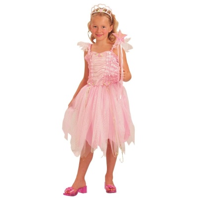 Menina com vestido de fantasia cor-de-rosa com coroa e varinha de estrela.