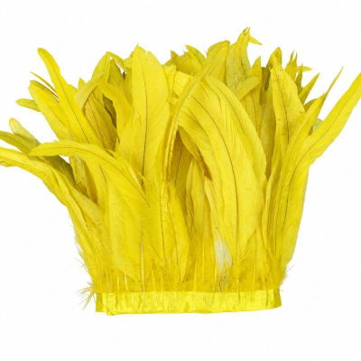 Tira de penas amarelas decorativas