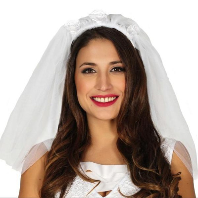 Véu de noiva branco com flores e tecido transparente