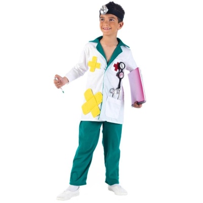 Criança com fantasia de médico usando bata branca e calças verdes