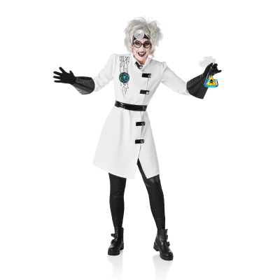 Pessoa com bata branca e detalhes pretos segurando frasco de laboratório com líquido azul