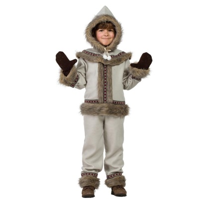 Fato infantil de inverno com capuz e detalhes em pelúcia e bordados