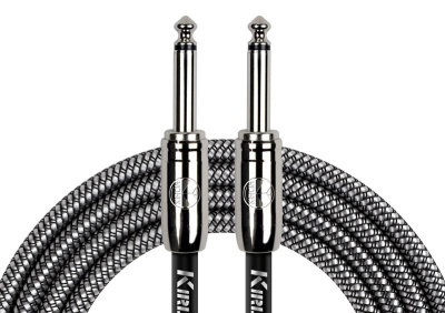 Cabo de áudio jack 6,35 mm com cabo trançado preto e cinza e conectores metálicos