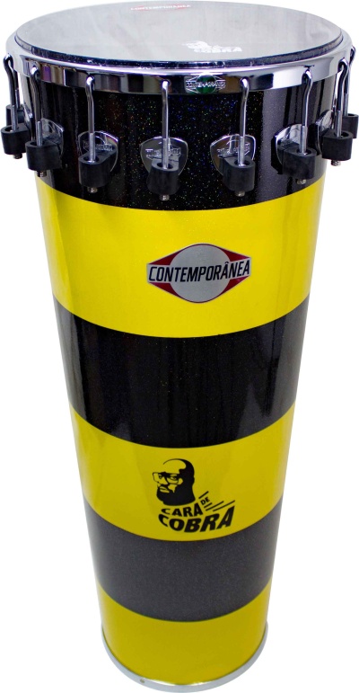 Atabaque amarelo e preto com texto CONTEMPORÂNEA e CARA DE COBRA