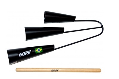 Conjunto de caxirolas pretas com baqueta de madeira com marca GOPE