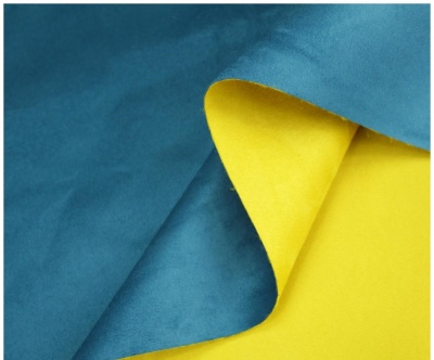 Pano bicolor azul turquesa e amarelo com textura aveludada