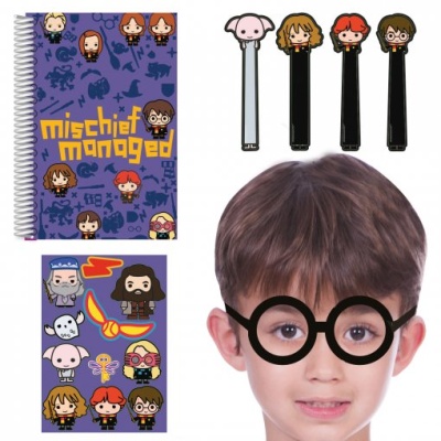 Conjunto escolar Harry Potter com caderno, canetas de personagens e autocolantes